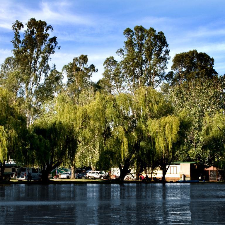 Cohuna Waterfront Holiday Park Екстериор снимка